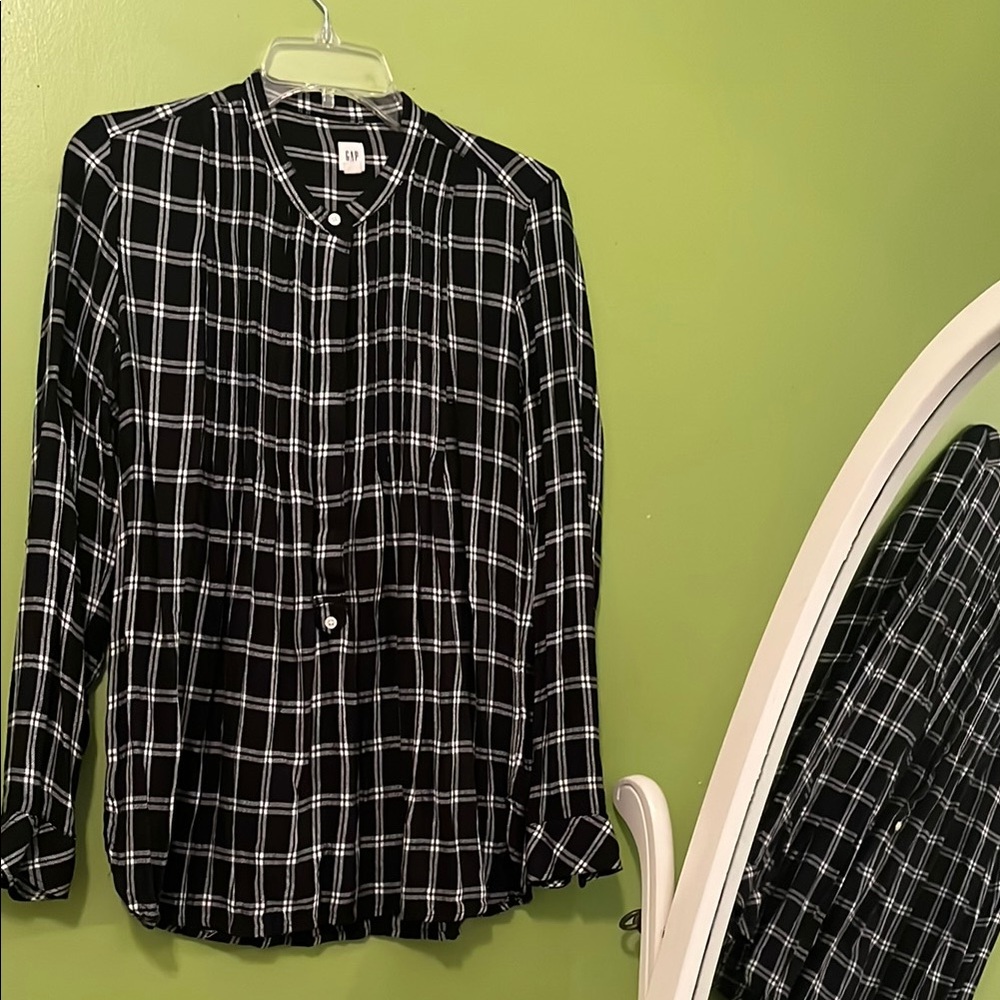 EUC Gap Black Flannel Plaid Top